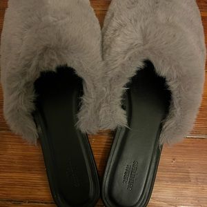Urban Outfitters Slippers